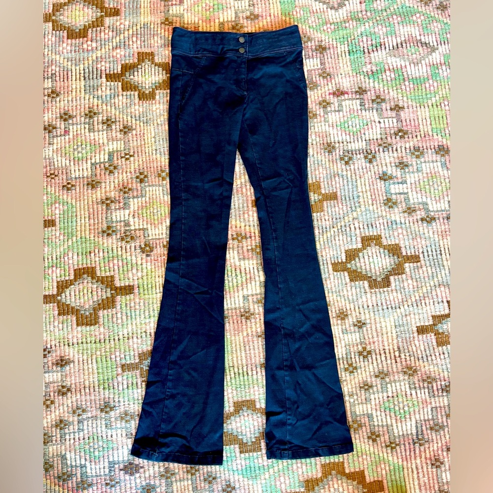 New Without Tags:  Veronica Beard Flared Stretch Charcoal Black Jeans.